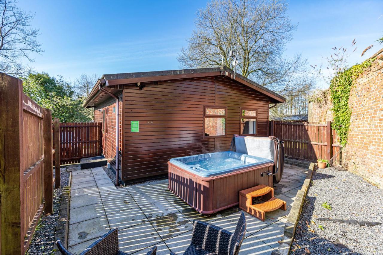 Bluebell Lodge 7 With Hot Tub Newton Stewart Exteriör bild