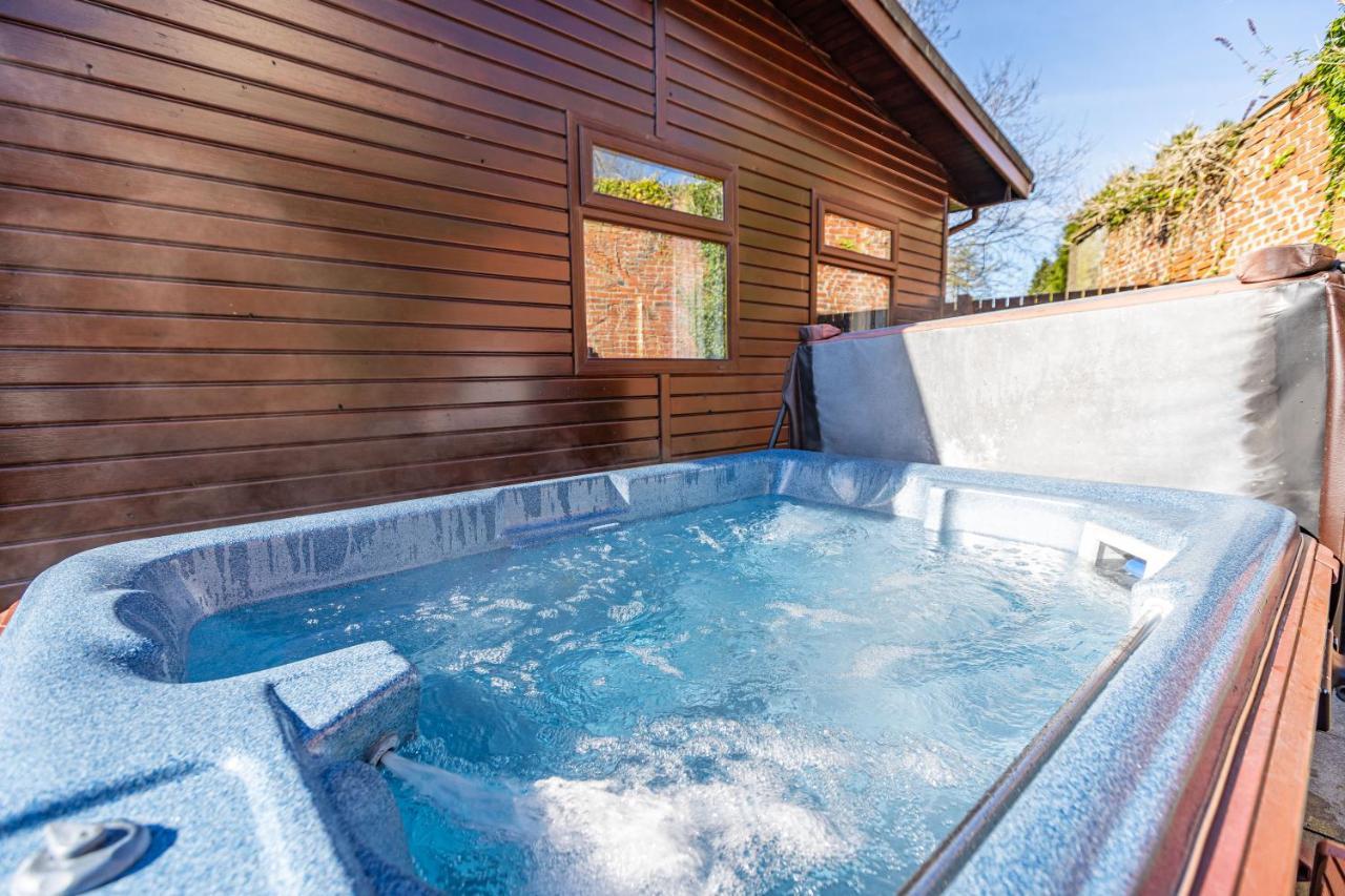 Bluebell Lodge 7 With Hot Tub Newton Stewart Exteriör bild