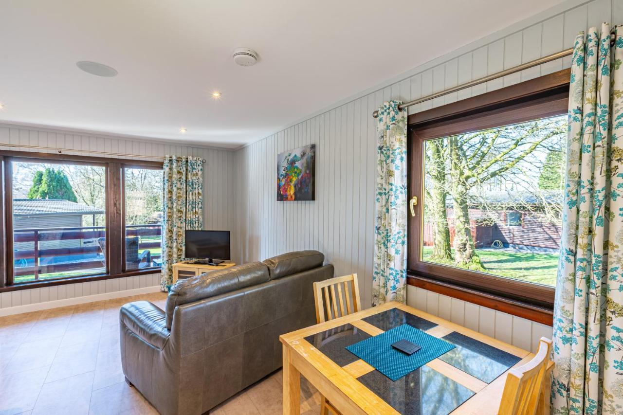 Bluebell Lodge 7 With Hot Tub Newton Stewart Exteriör bild